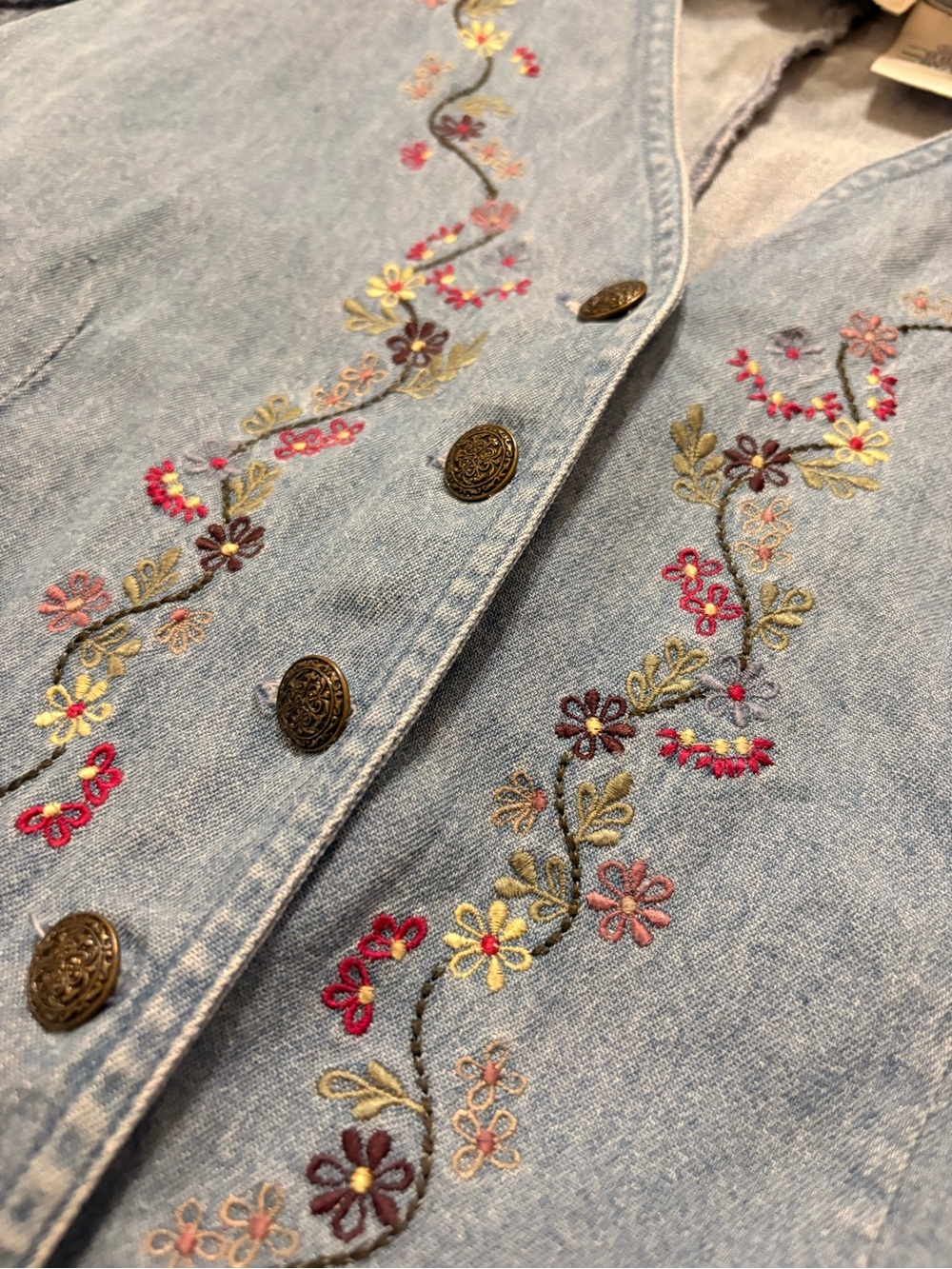 Northern Treasures Floral Embroidered Denim Vest Women’s M - Picture 7 of 7